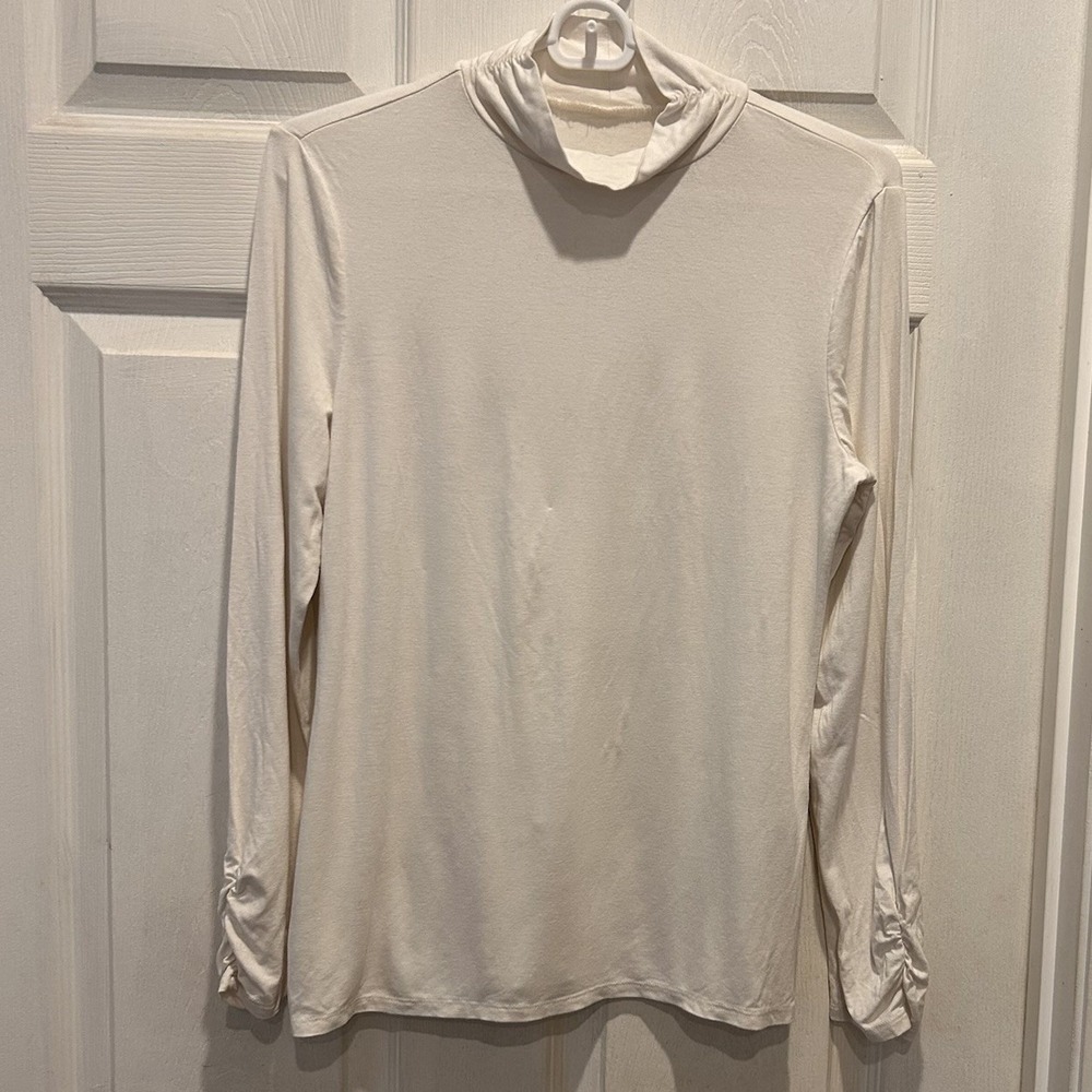 Chico's The Ultimate Tee Cream Mock Neck Ruched Long Sleeve Top Womens Size S